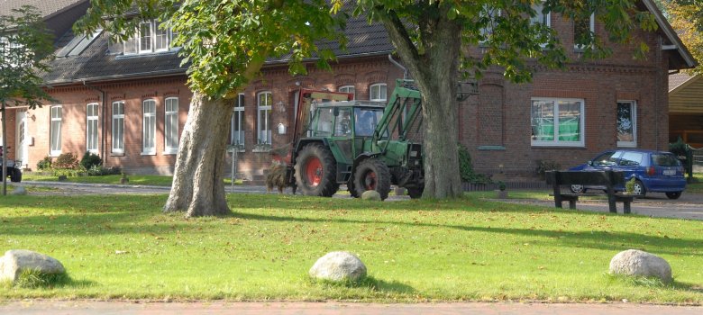 Haus mit Trecker