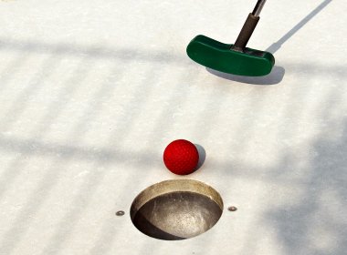 Minigolf miniature-golf-2254576_1920.jpg