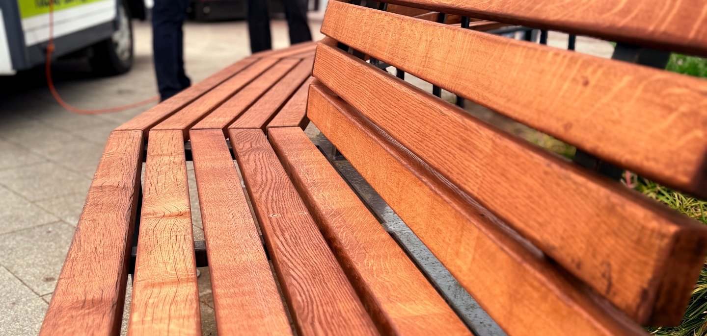 Die Bänke am Bohlenplatz wurden aufgearbeitet.