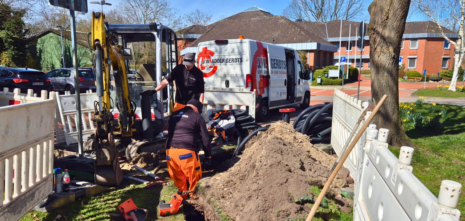 Anfang April haben die Arbeiten für den Bau der Ladesäulen am Rathaus begonnen.