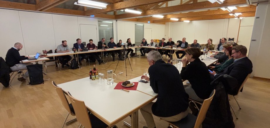 Die Lokale Aktionsgruppe (LAG) der LEADER-Region Wesermünde-Süd traf sich jetzt zu ihrer Sitzung im Bürgersaal des Loxstedter Rathauses