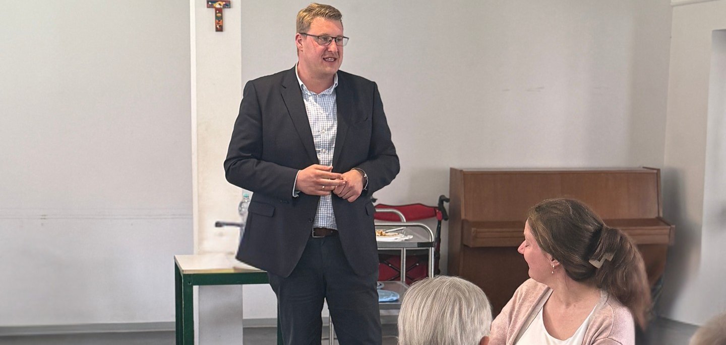 Bürgermeister Henrik Wärner beim Seniorenbeirat.