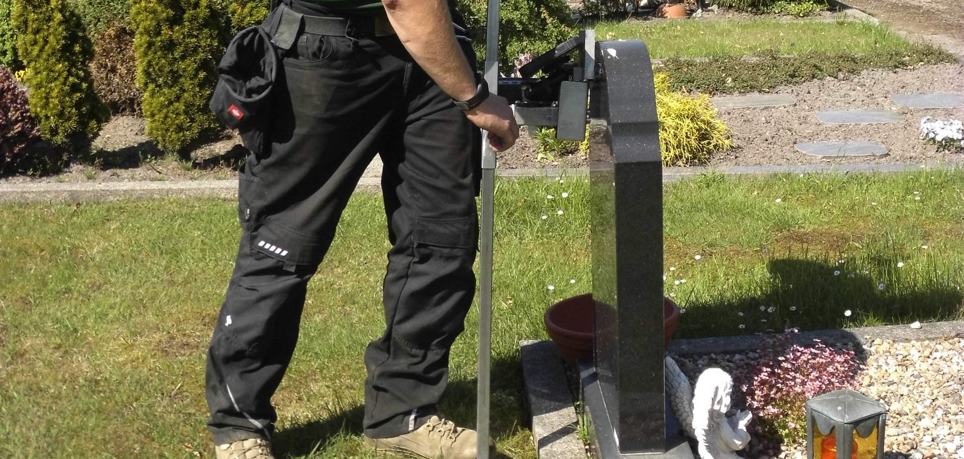 Standsicherheitsprüfung Grabstein