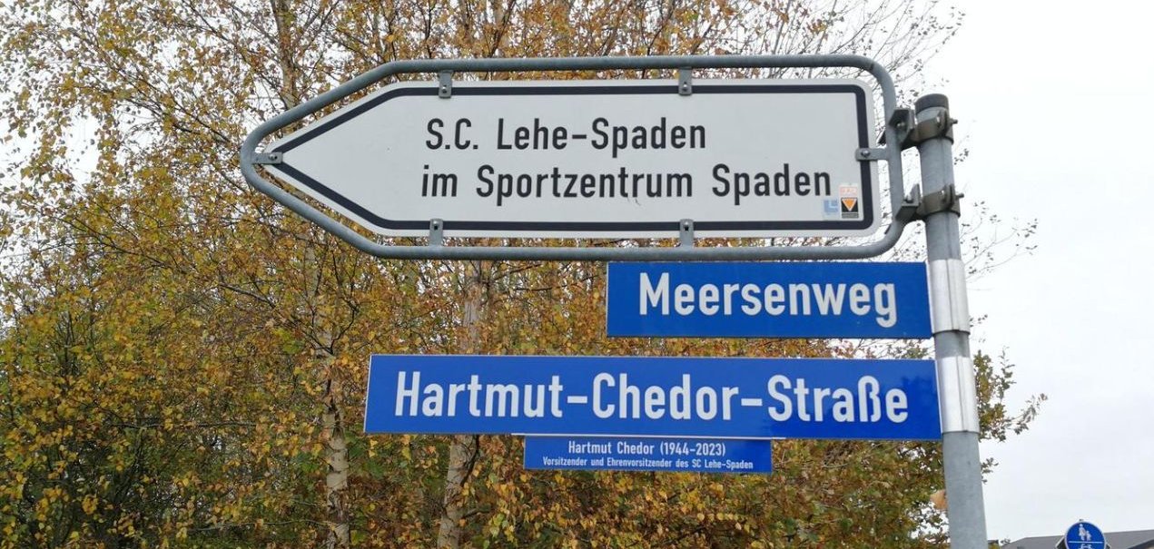 Straßenschild Hartmut-Chedor-Straße