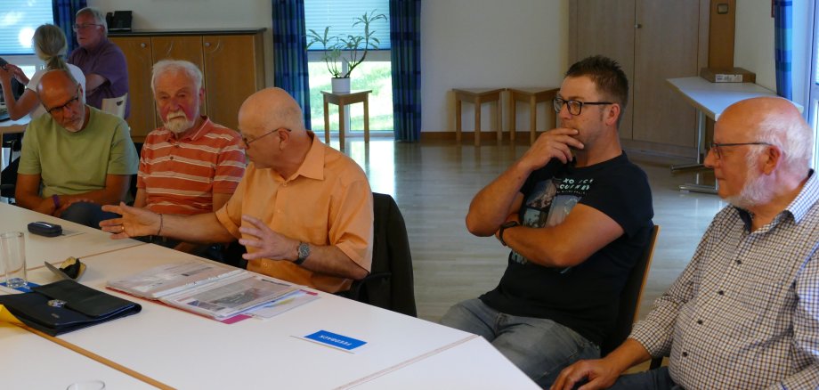 Herr Zöller berät über PV-Anlagen (Foto: Grotheer, Gem. Loxstedt)